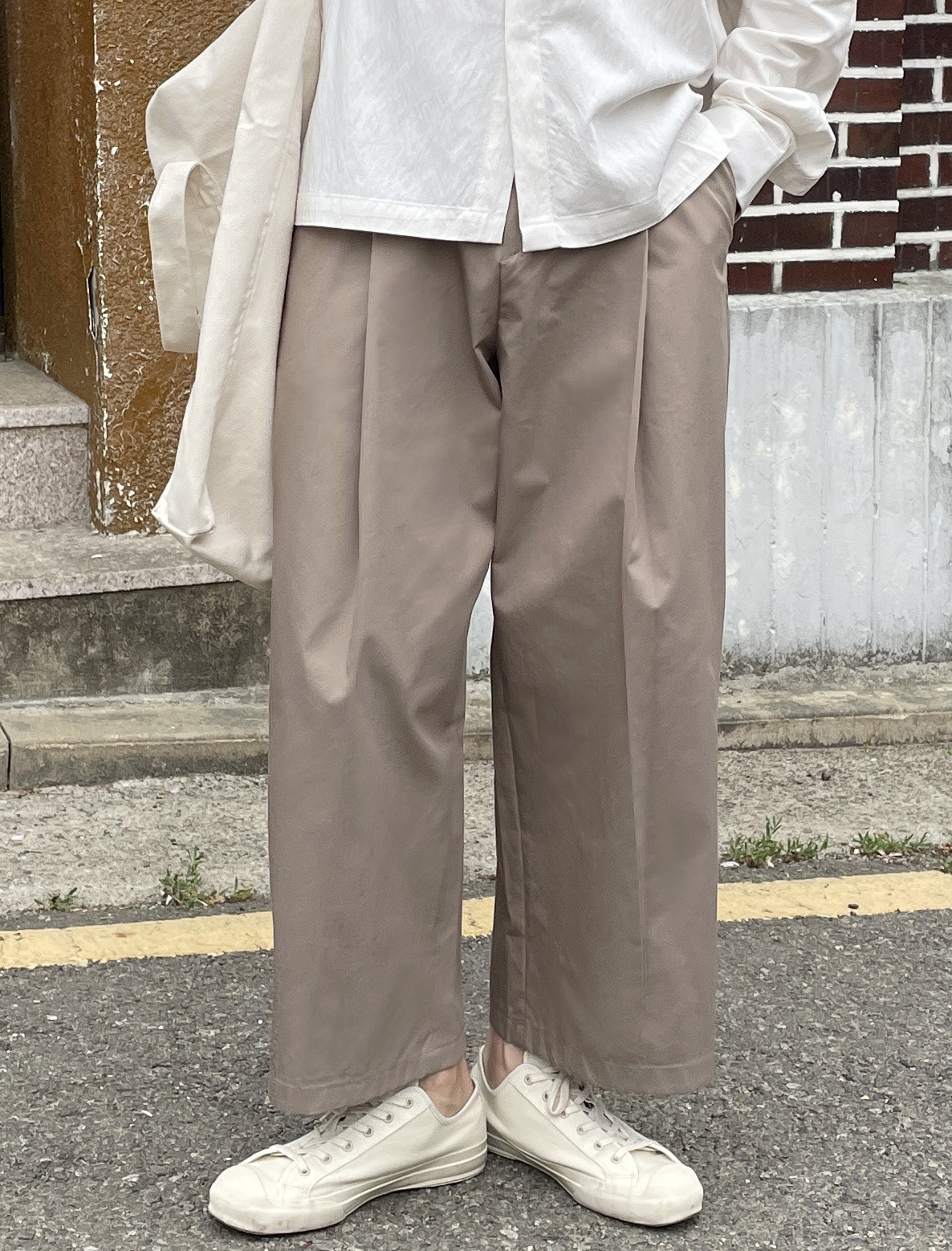 Wide Crop Pin-tuck Chino Pants